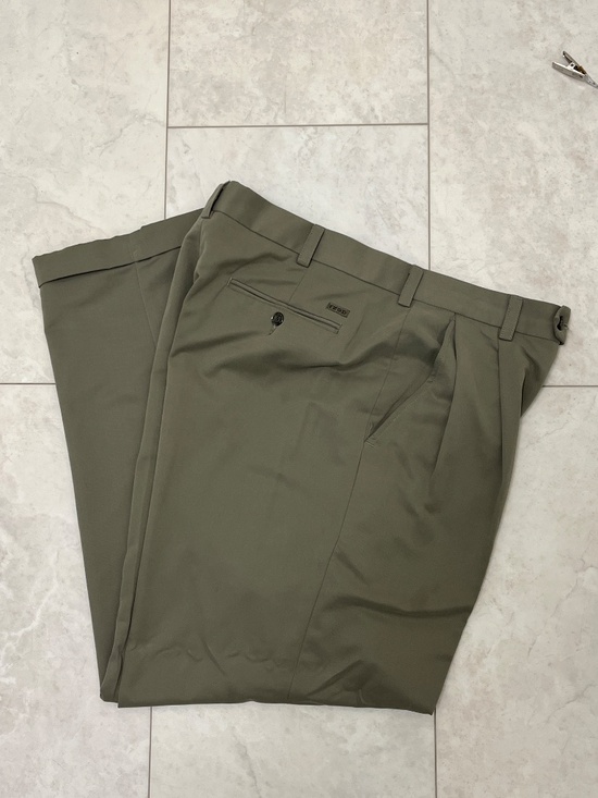 Izod Other - Men's IZOD Green Pants 36W x 30L